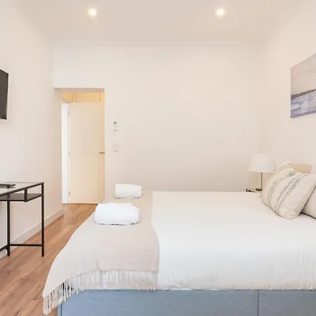 Guestready - Priorado - Yellow Apartment